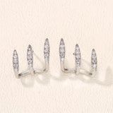 Elegante Ohrringe mit Strass und Drei-Krallen-Fassung