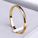 Schlichter Ring aus Gold und Silber