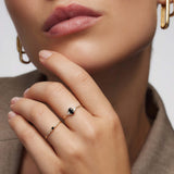 Schwarzer Spinell Baguette-Ring | Gold