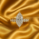 Goldring mit Marquise-Diamant