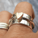 Mely - Silberring mit goldenem Herz