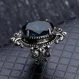 Vintage silberner ovaler Ring mit blauem Zirkonia