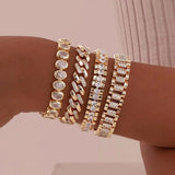 Verstellbares goldenes massives Zirkonia-Armband-Set