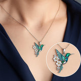 Schöne Kolibri-Halskette mit passenden Ohrringen