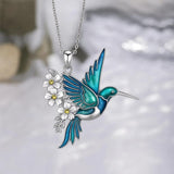 Schöne Kolibri-Halskette mit passenden Ohrringen